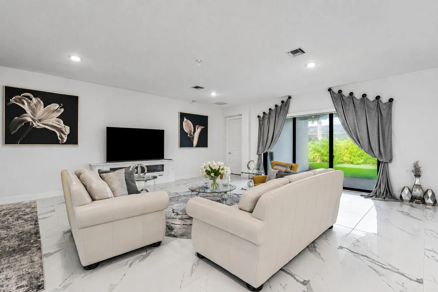 #8 Living Room – Inviting living a