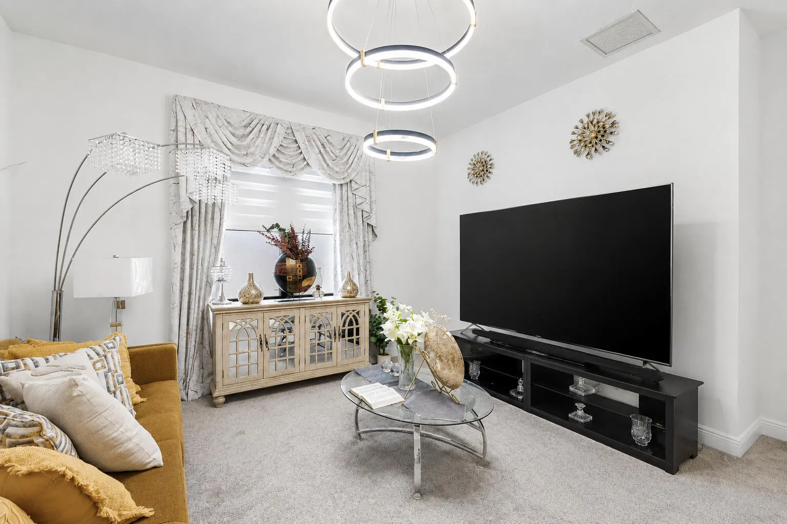 #17 Den – Comfortable den offering