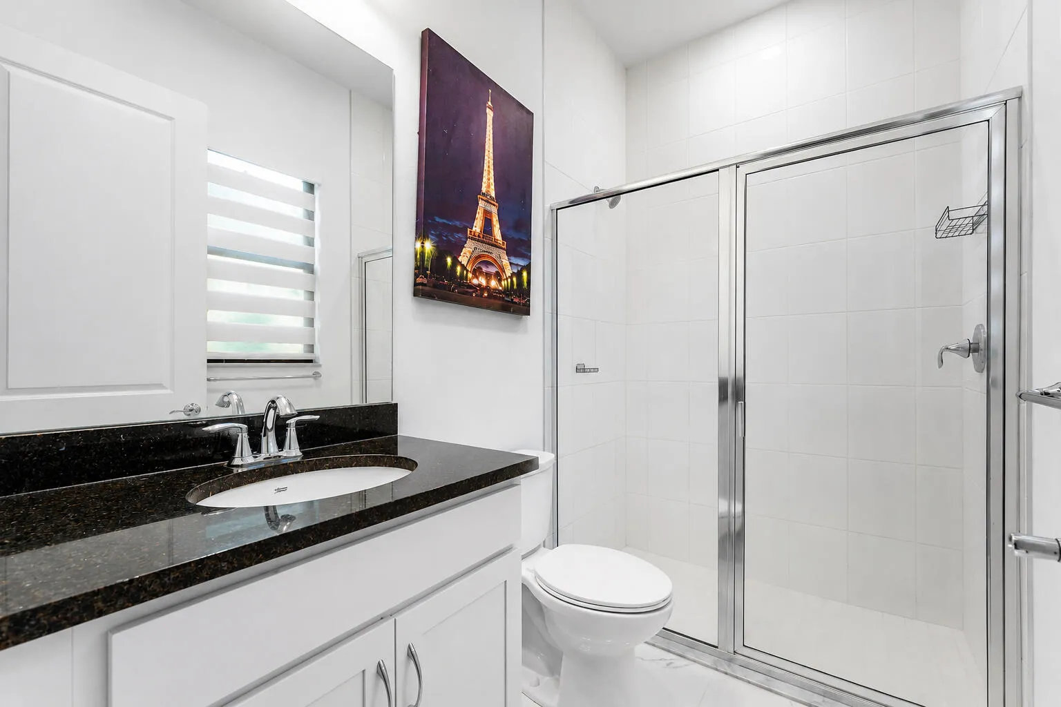 #23– Bathroom – Bright guest bathroo