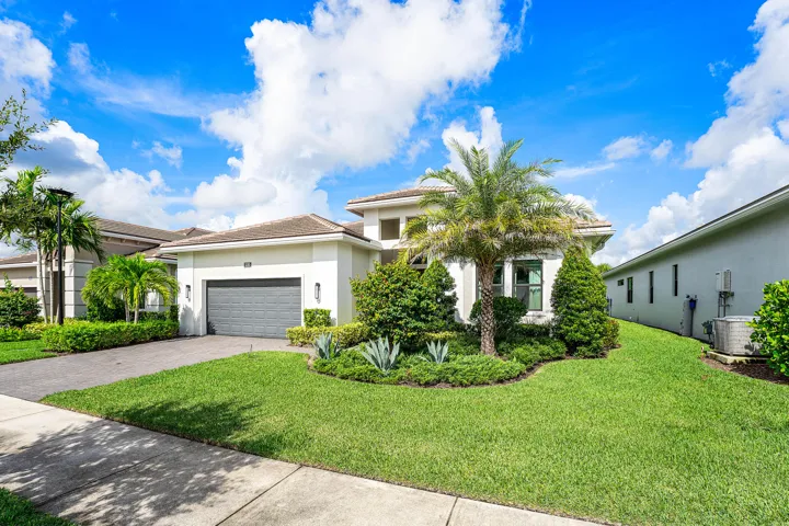 #2 Attractive front exterior showcas