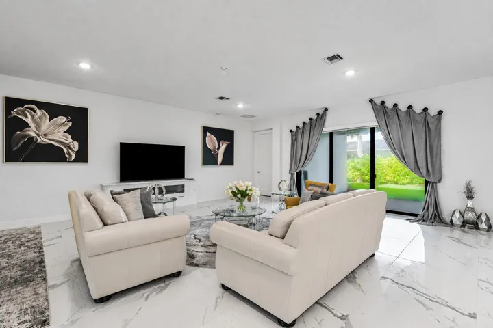 #8 Living Room – Inviting living a