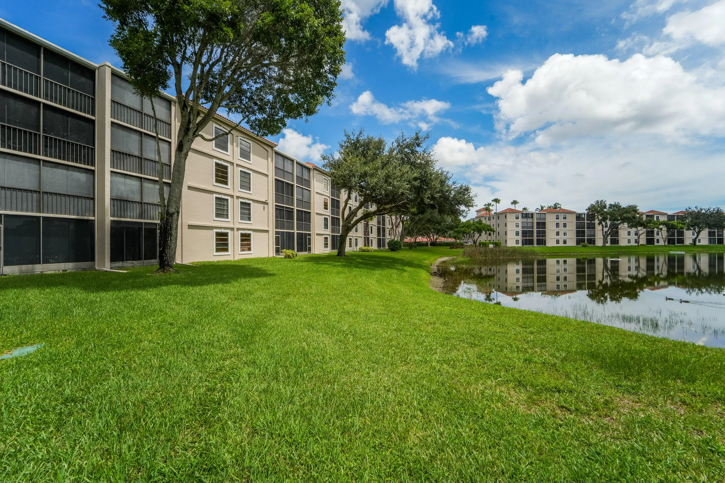 6093 Pointe Regal 209-5