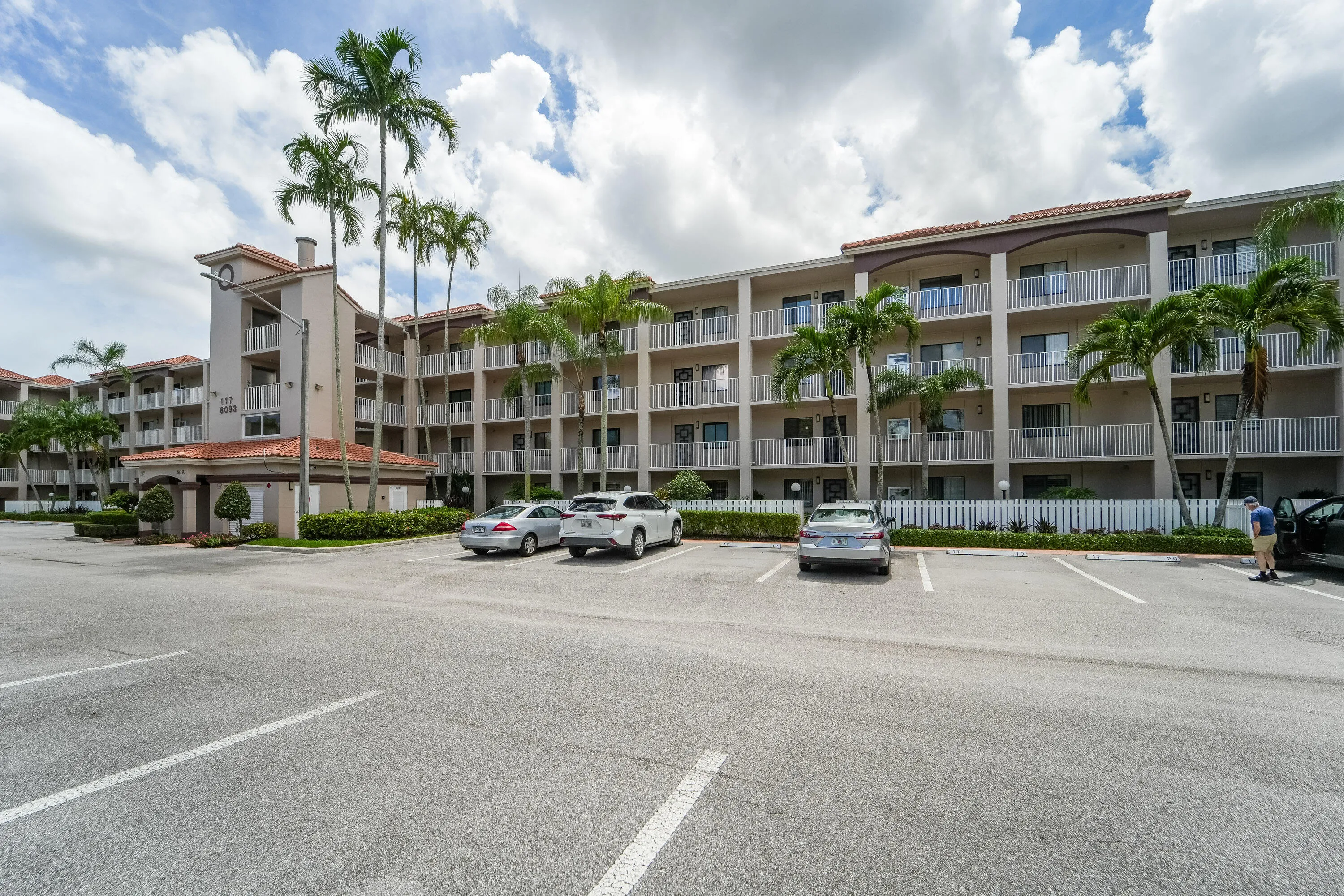 6093 Pointe Regal 209-2