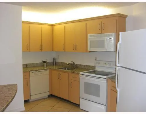 611 Kitchen 2
