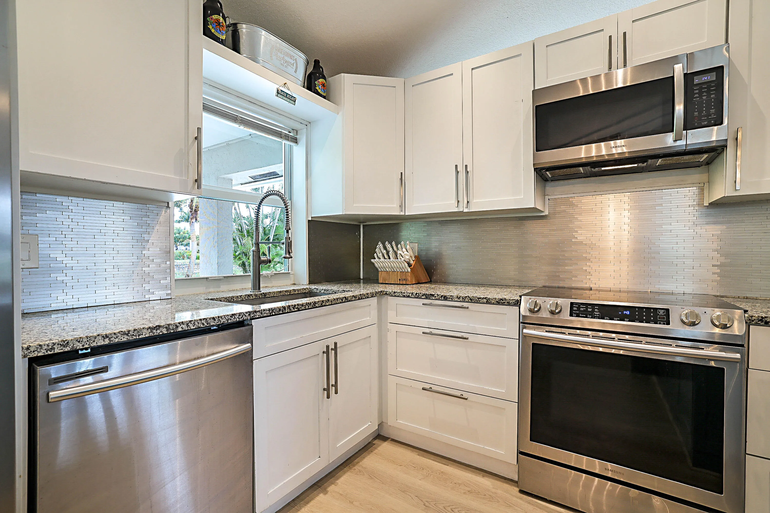 1103 NW 11th St -13