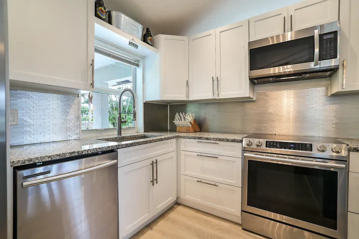 1103 NW 11th St -13