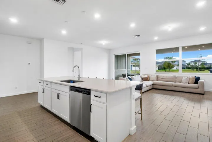 Kitchen:Dinning
