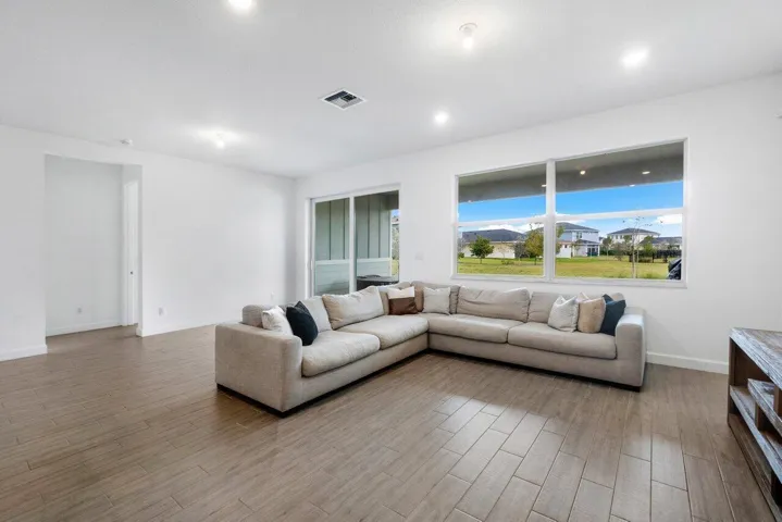 Living:Dinning Room