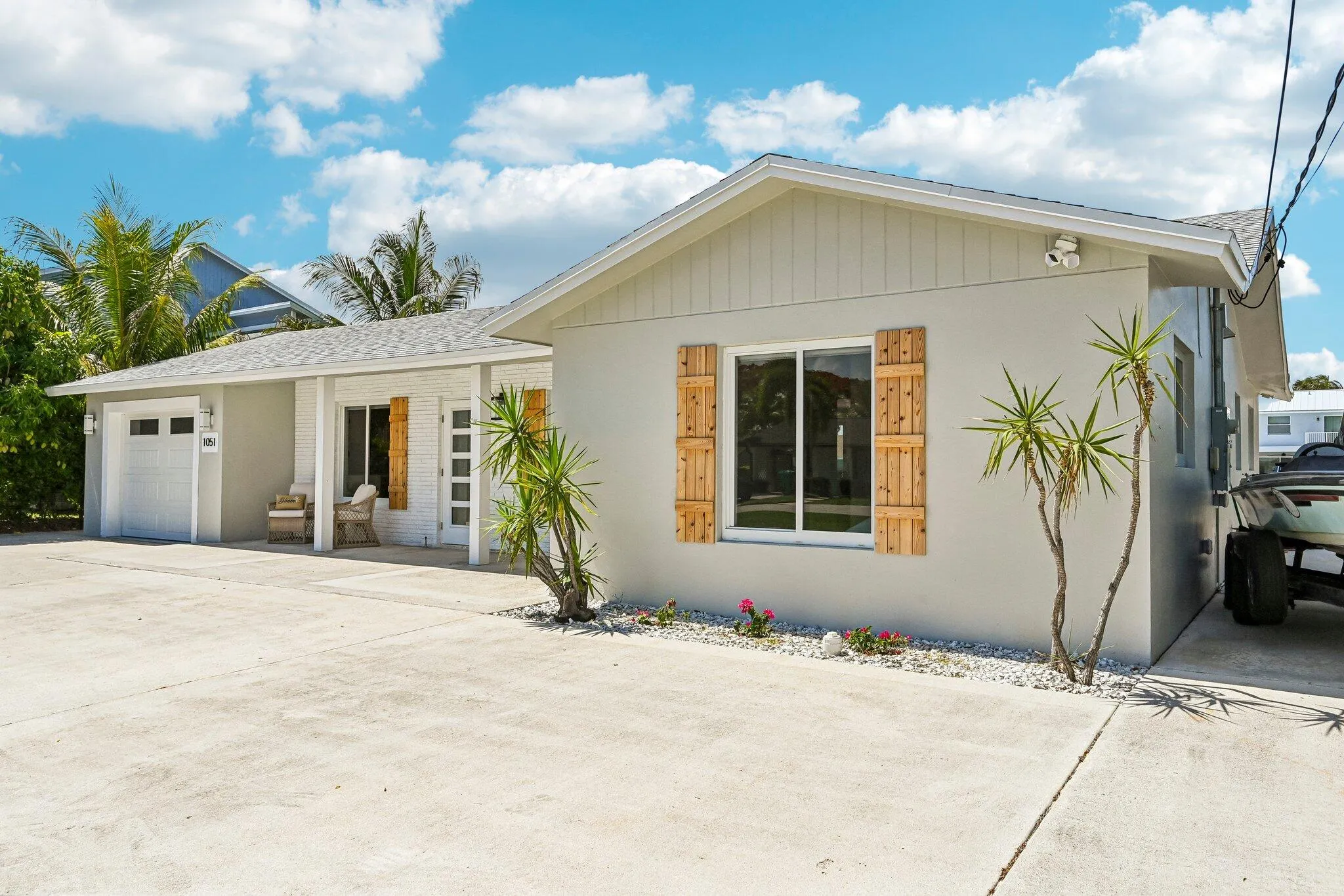 1051 SW 25th Ave