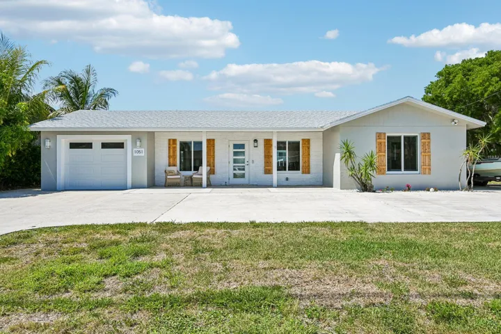 1051 SW 25th Ave