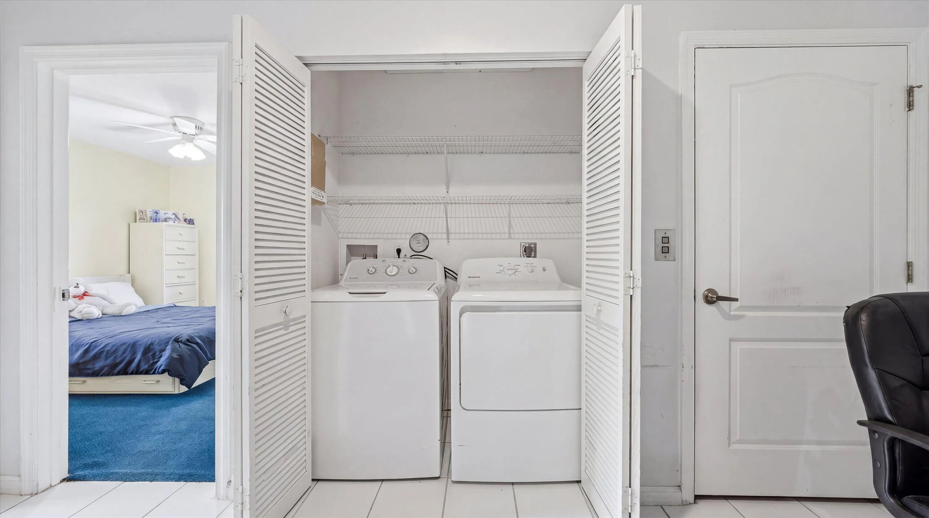 Washer Dryer in Unit