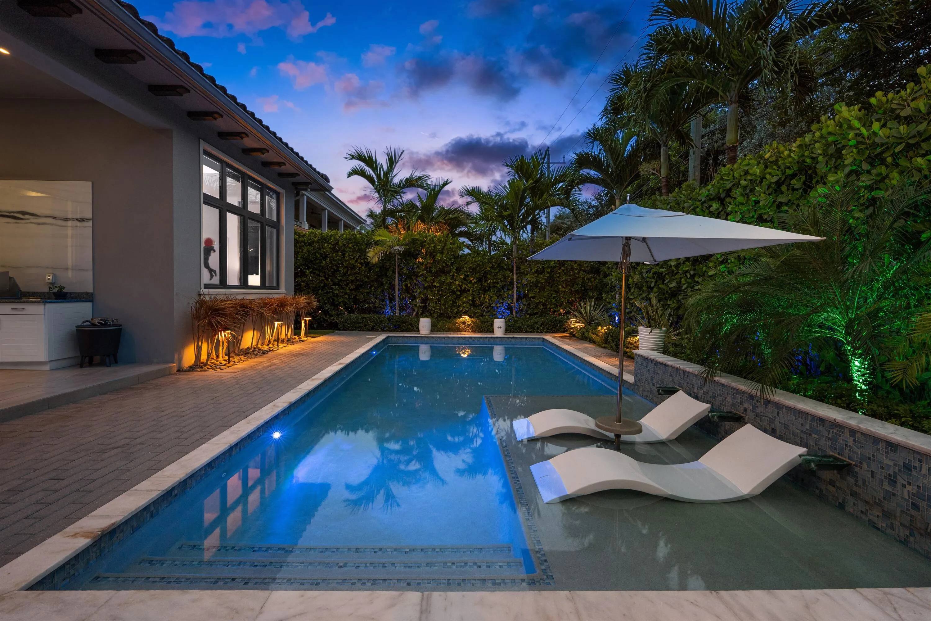 POOL_STRAIGHT_LEFT_TWILIGHT