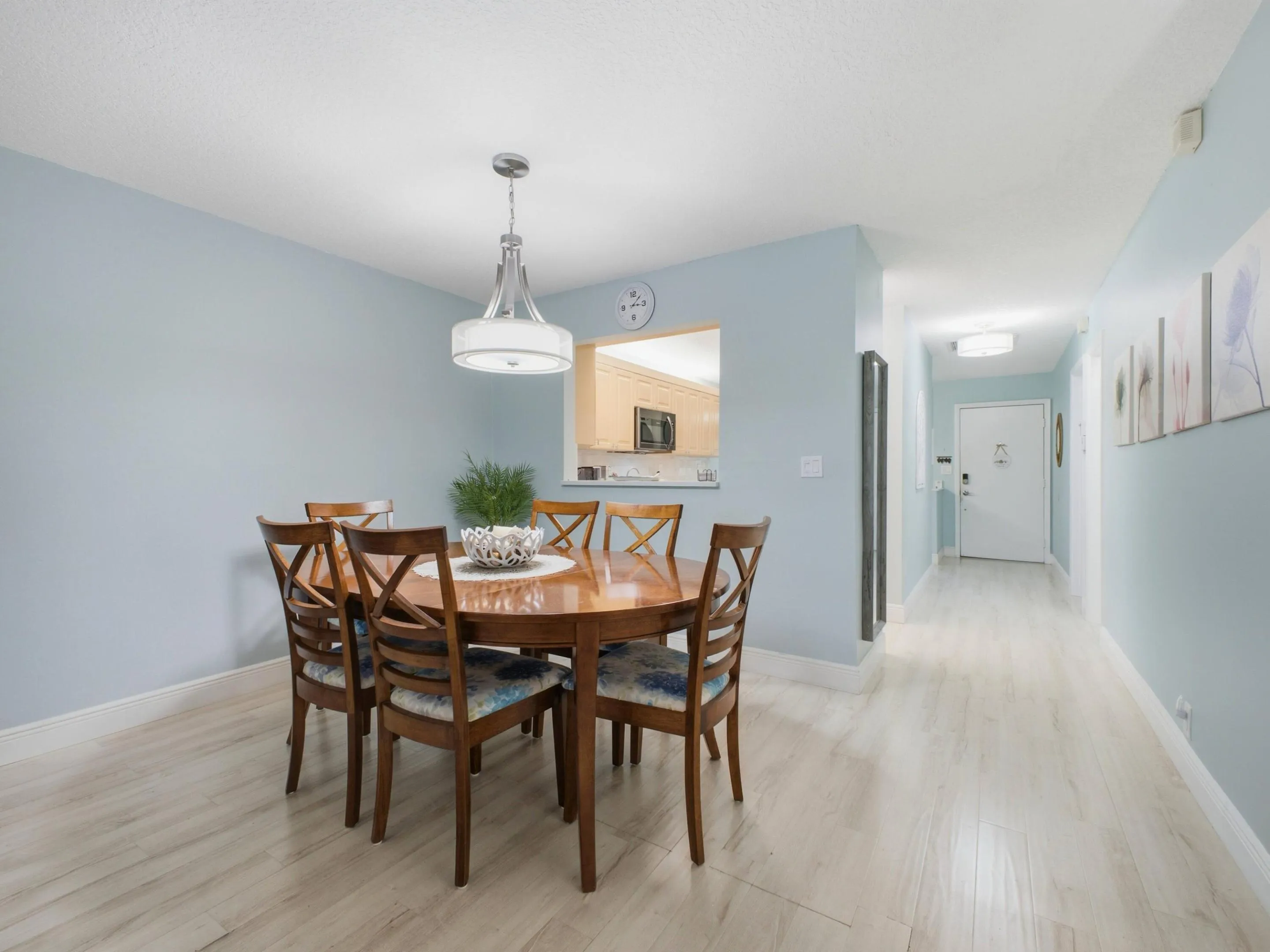 Dining to Foyer