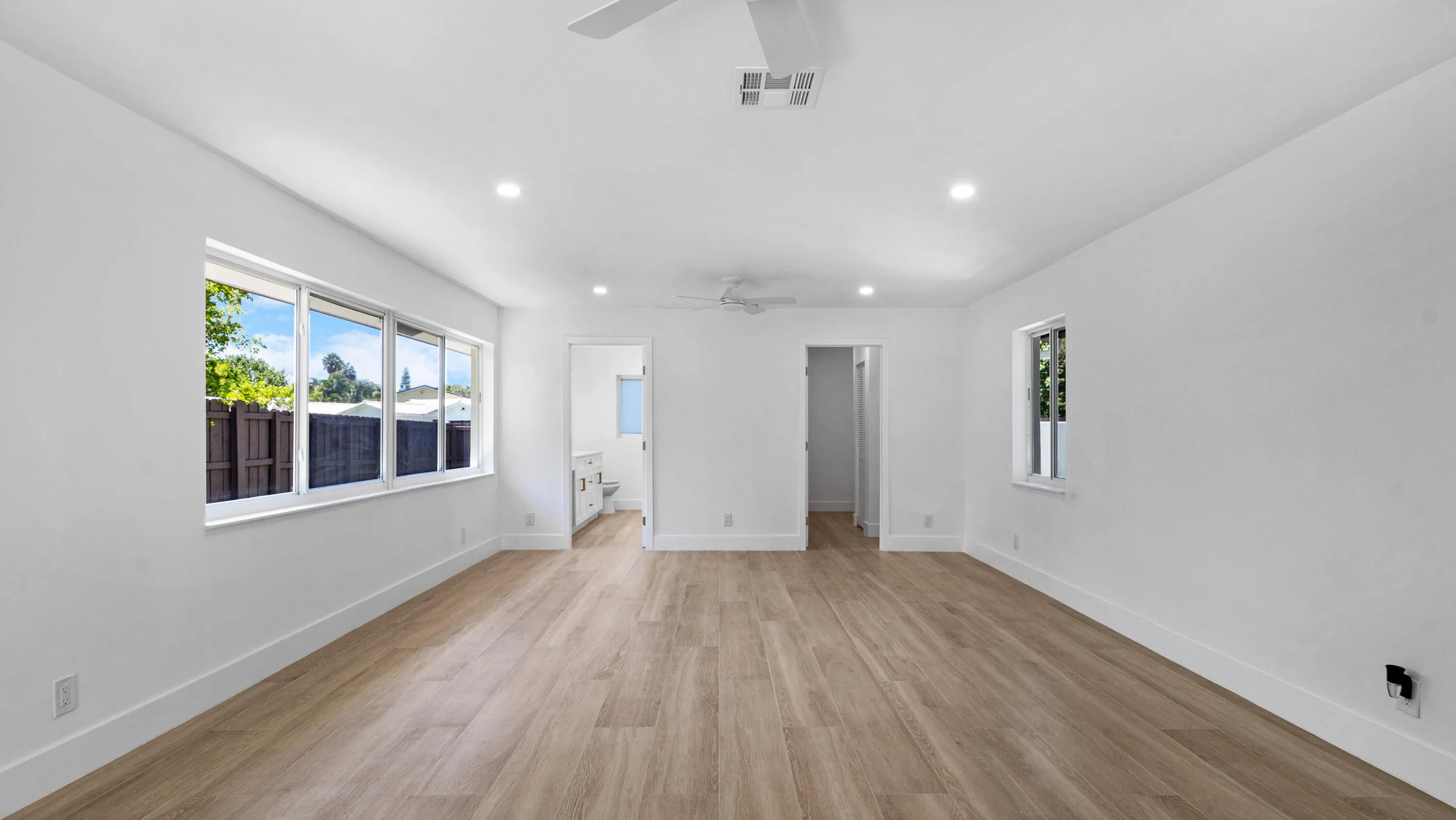 18_accutour_01 4000-ne-22nd-ave -018