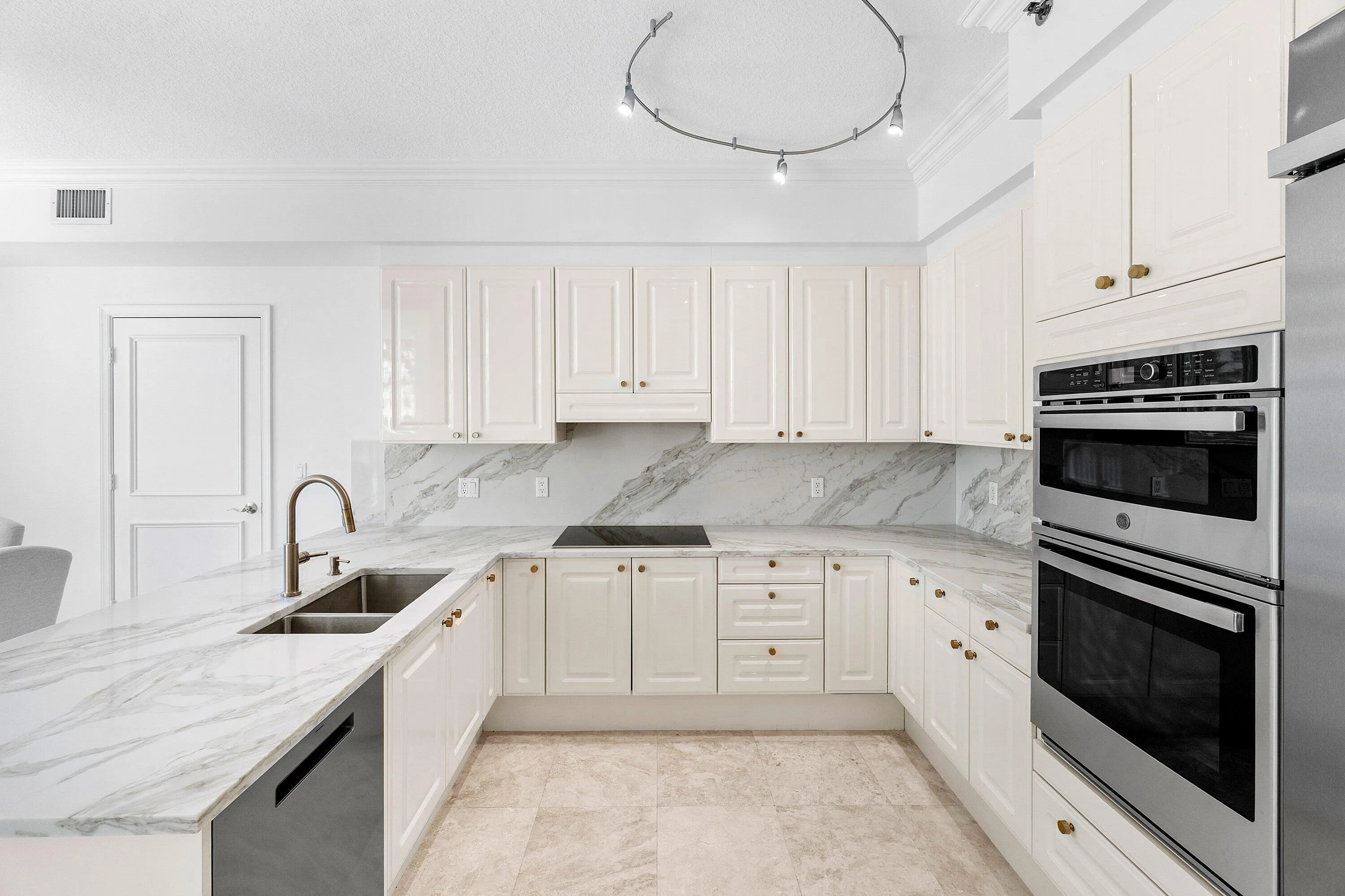 010-3720SouthOceanBoulevard-306-Highland