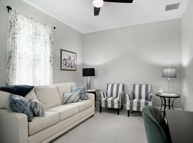 Den That can be used as a 3rd bedroom