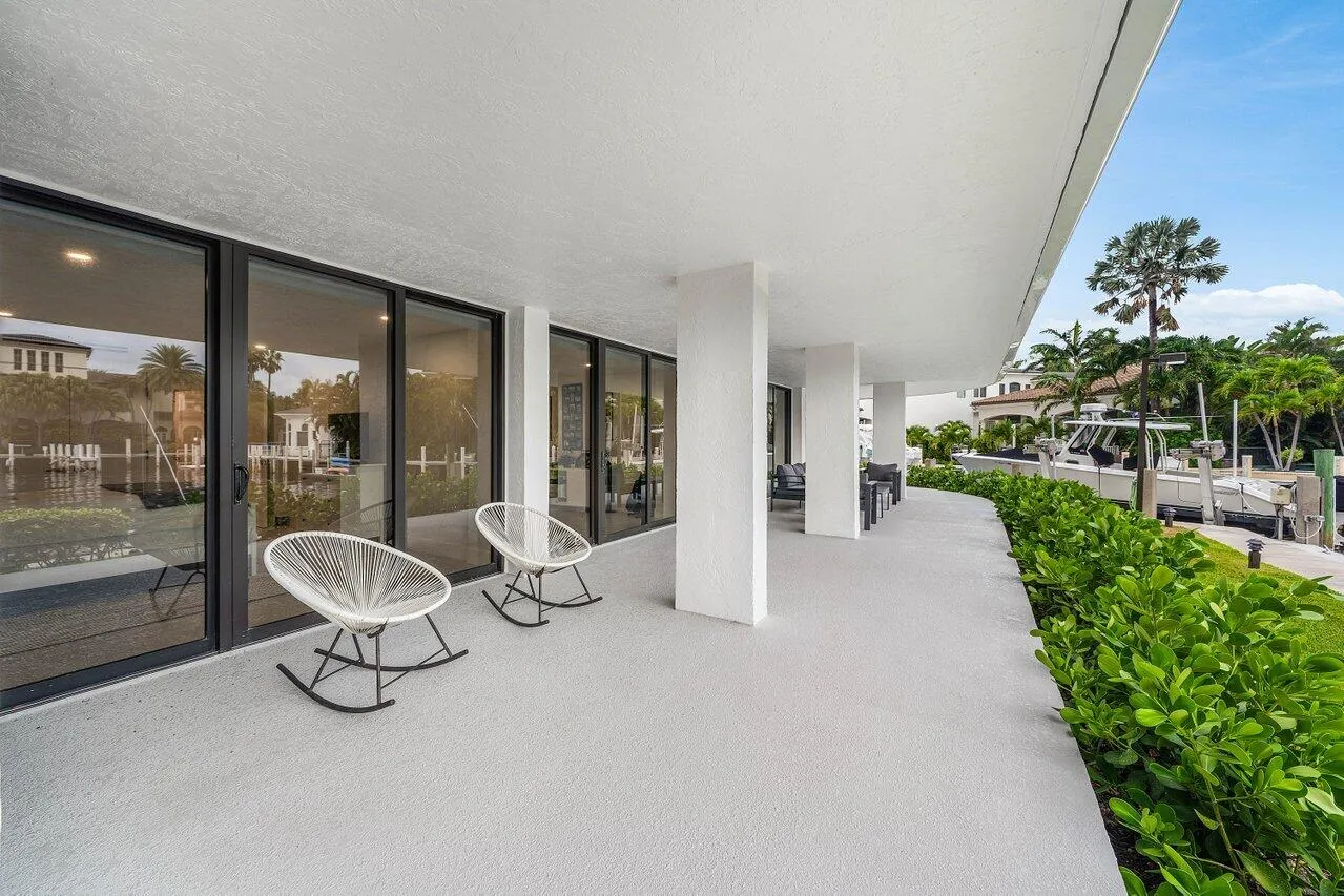 Covered Terrace / Patio