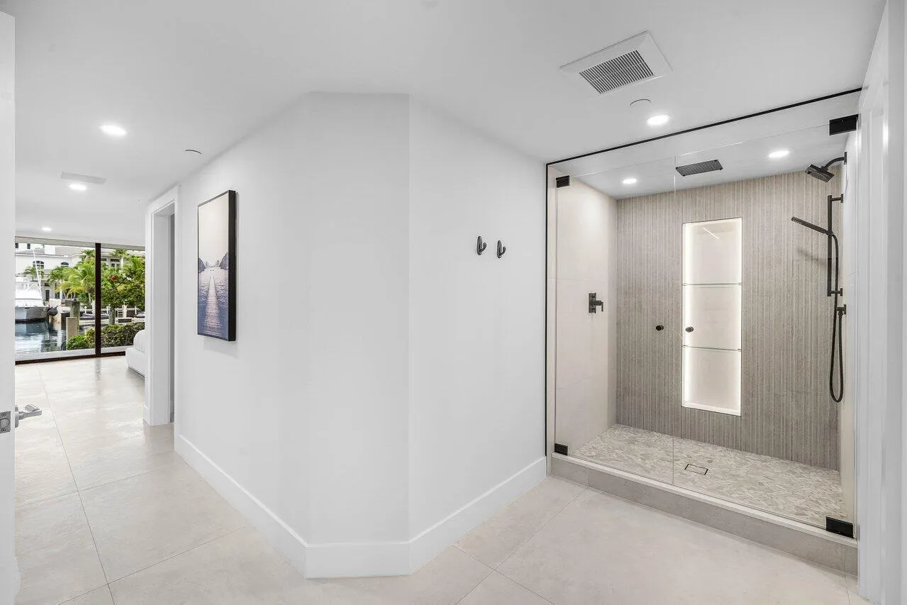 Hallway / Bedroom Hall