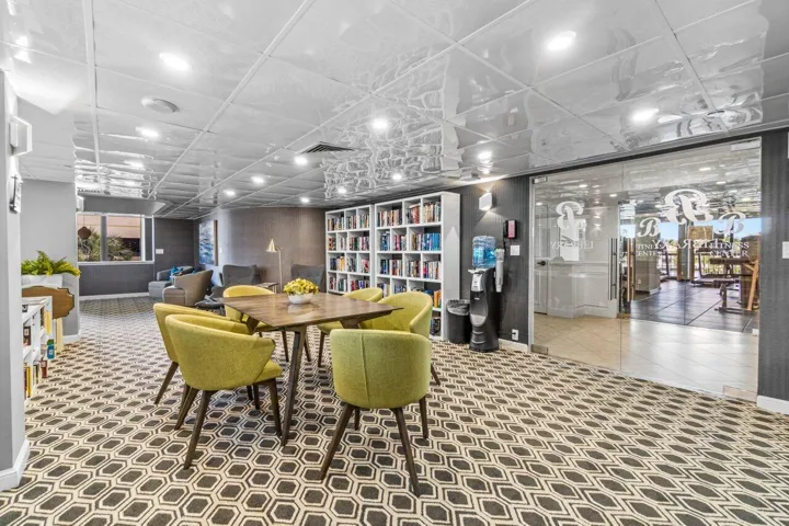 Clubhouse Bar