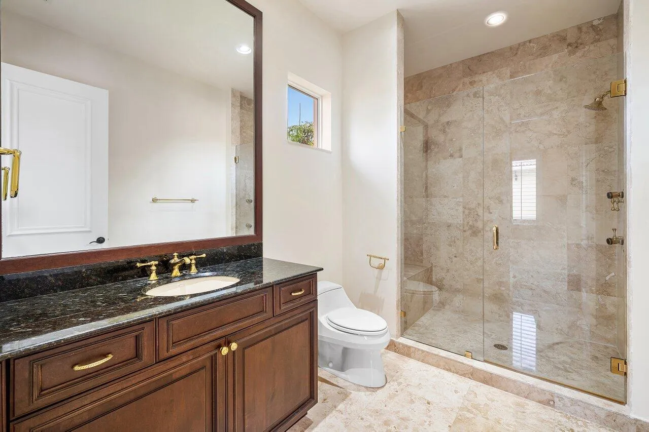 28 Primary Bath Suite 2_