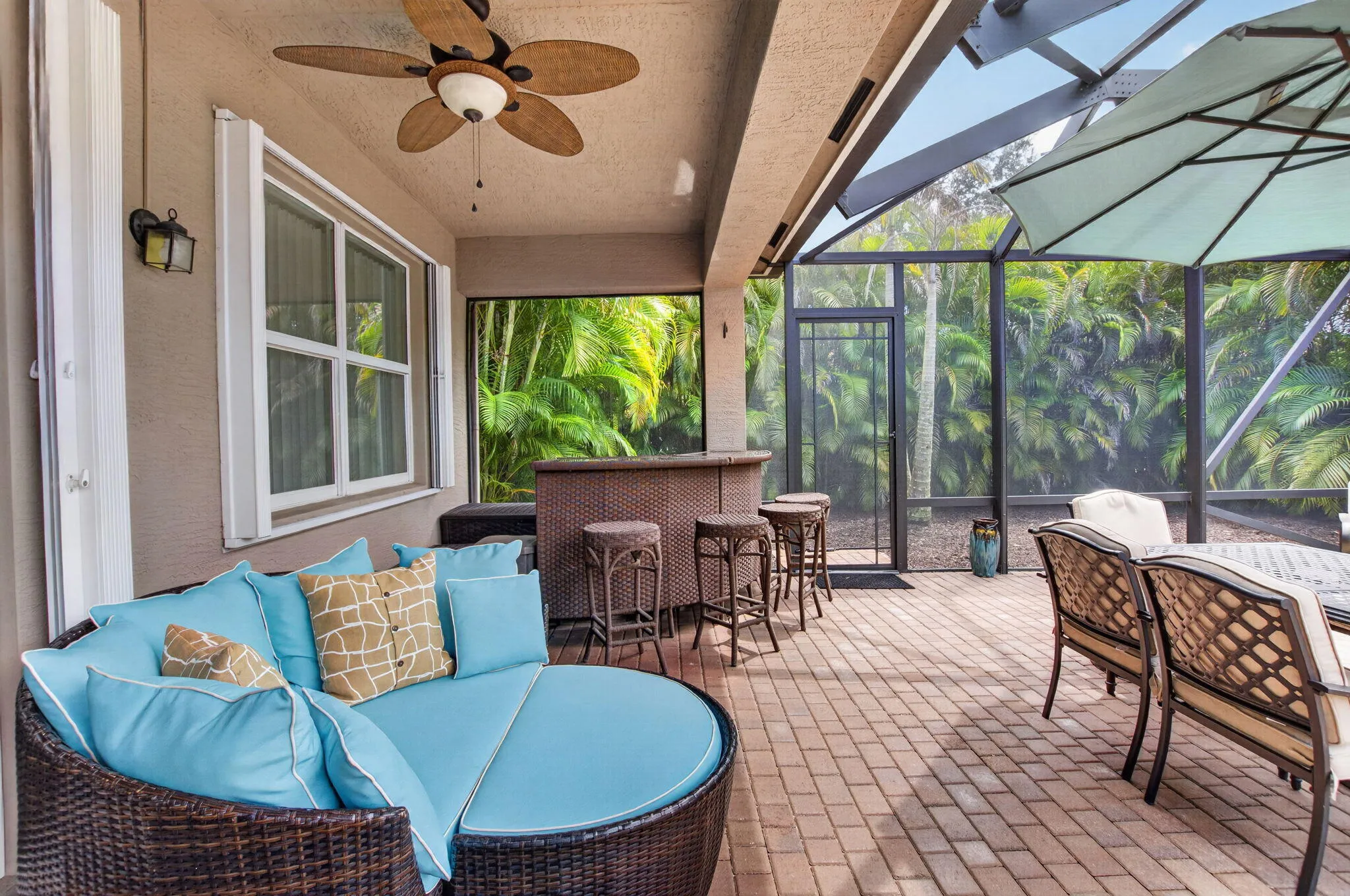 Covered Lanai | Paddle Fan & Outdoor Bar