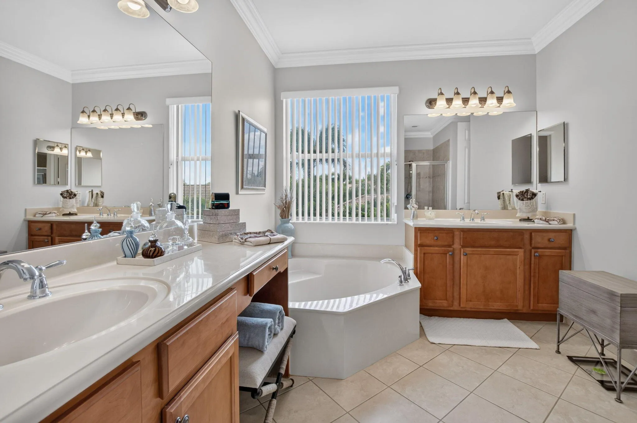 Primary Bath | Dual Sinks & Corner Soaking Tub