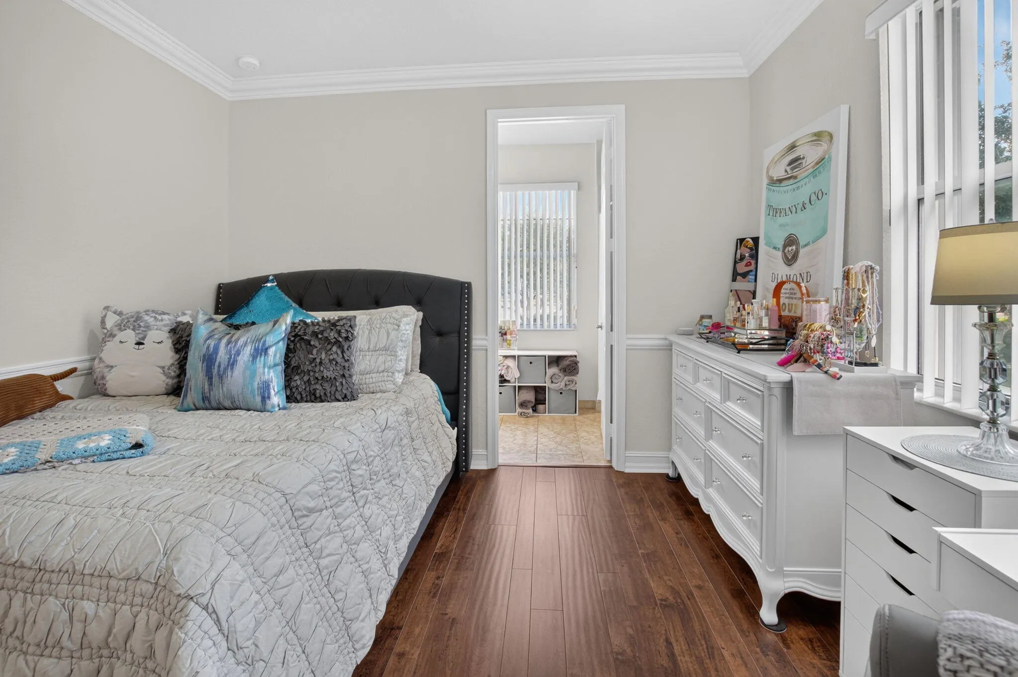 Bedroom with Private Bath Access