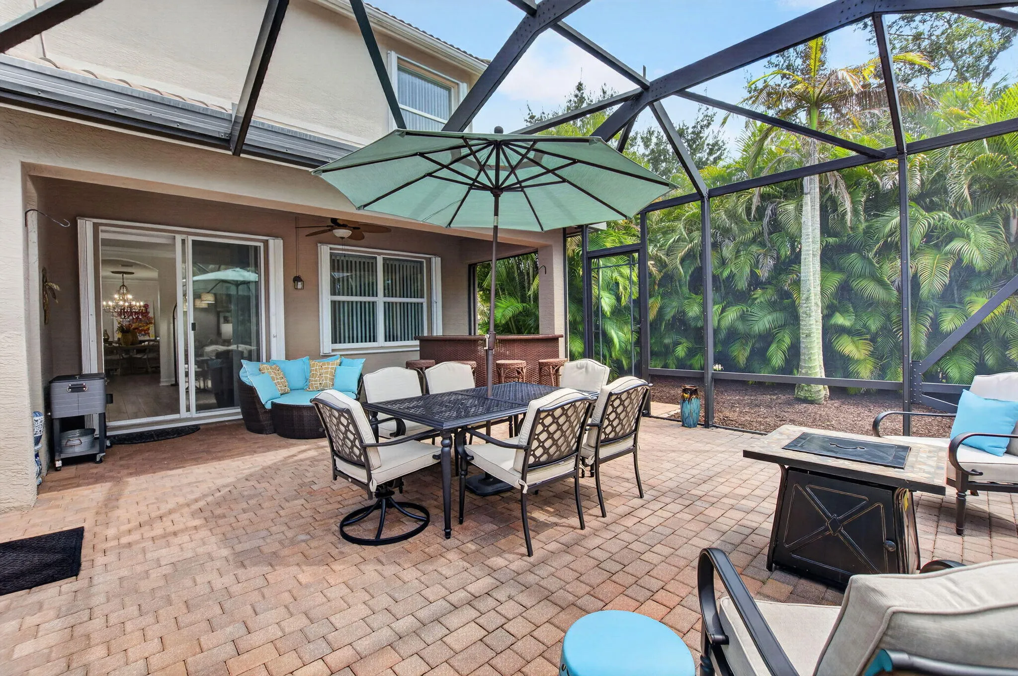 Screened Paver Patio with Outdoor Bar