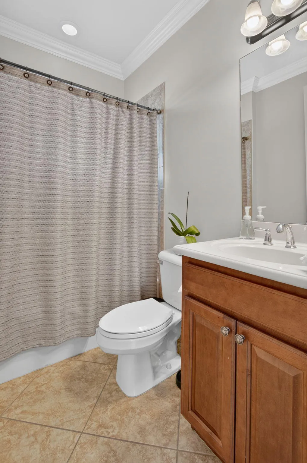 Downstairs Full Bath | Tub-Shower Combo