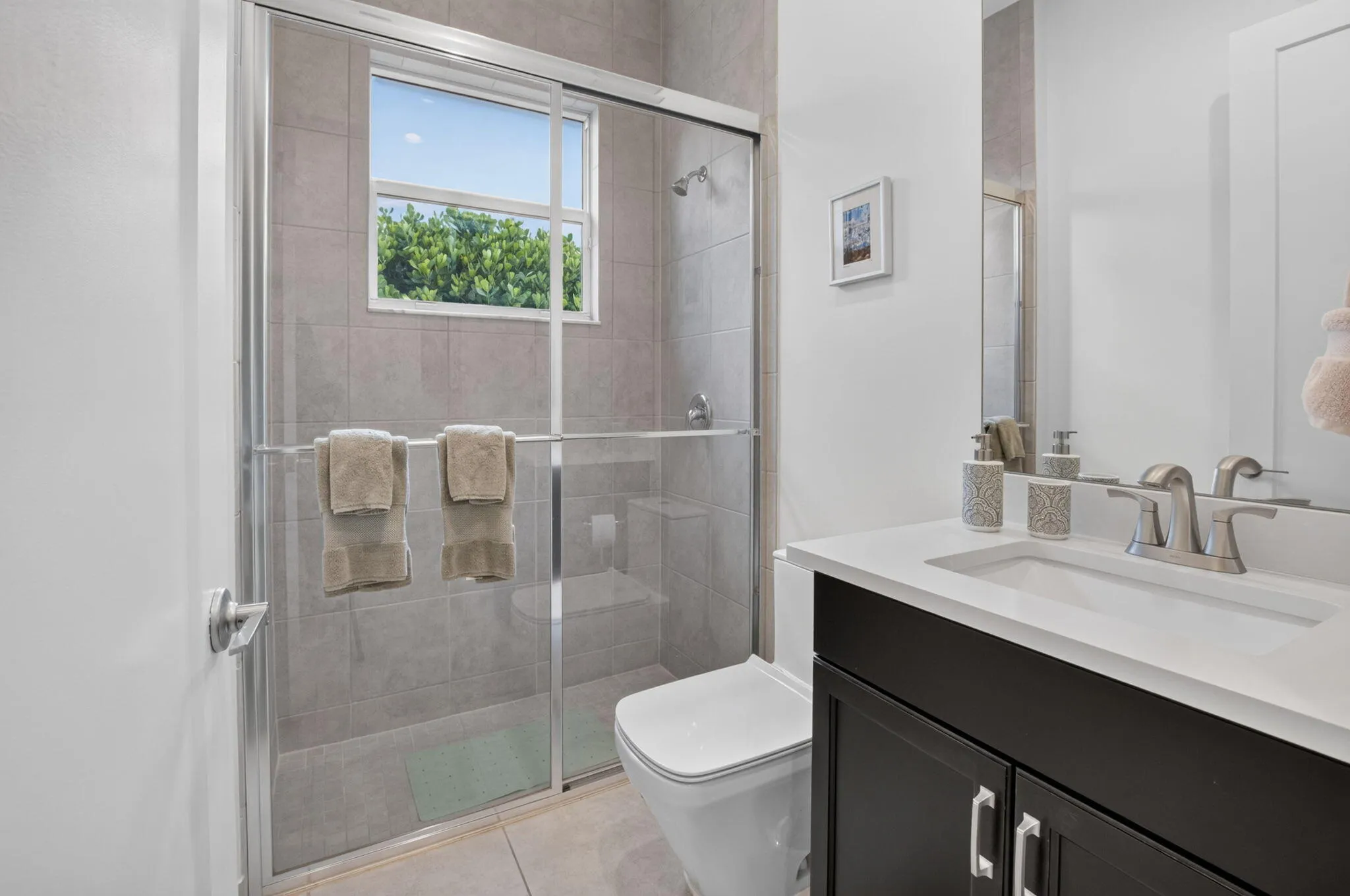 2nd Bathroom