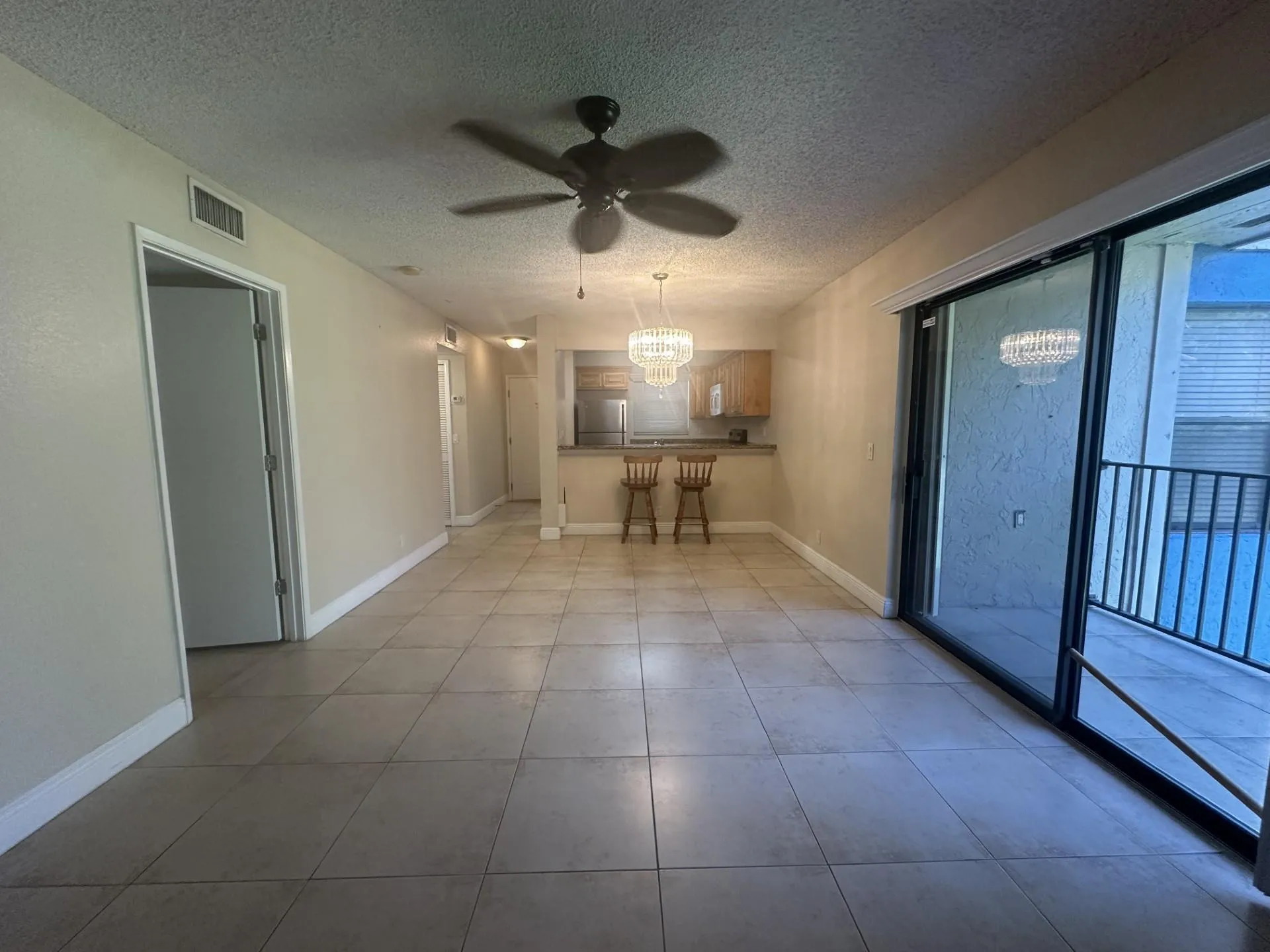 Livingroom2