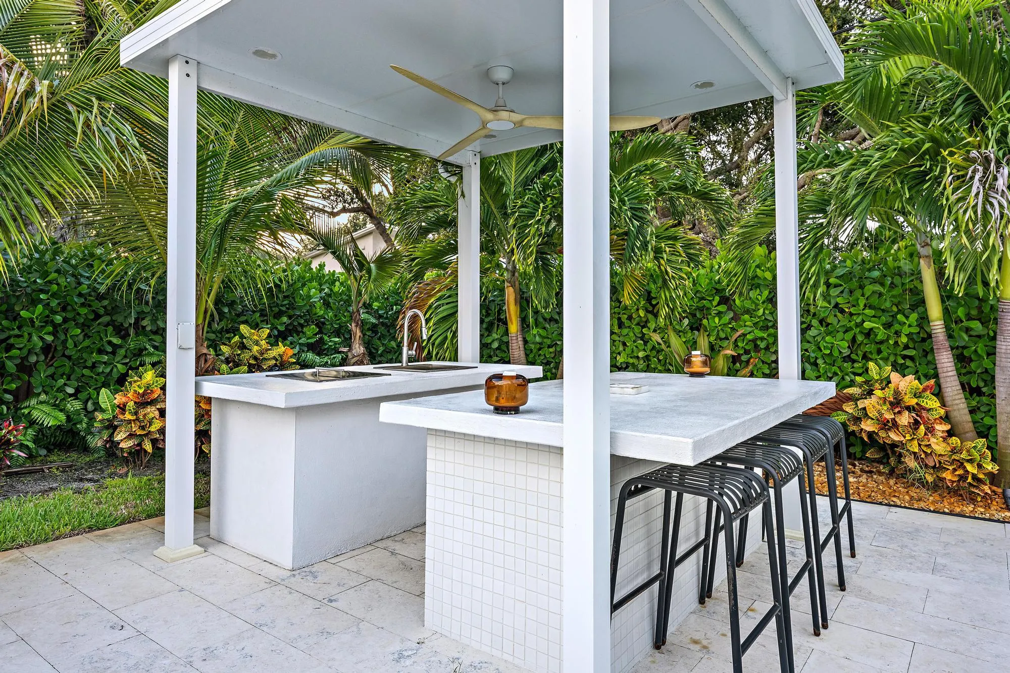 Cabana Bar