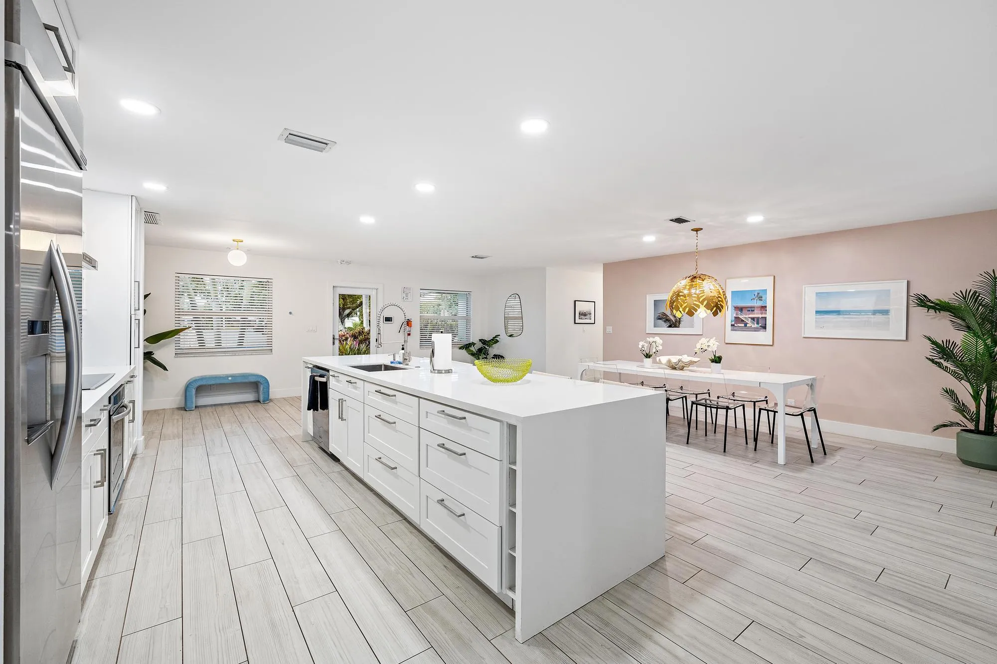 Kitchen & Dining