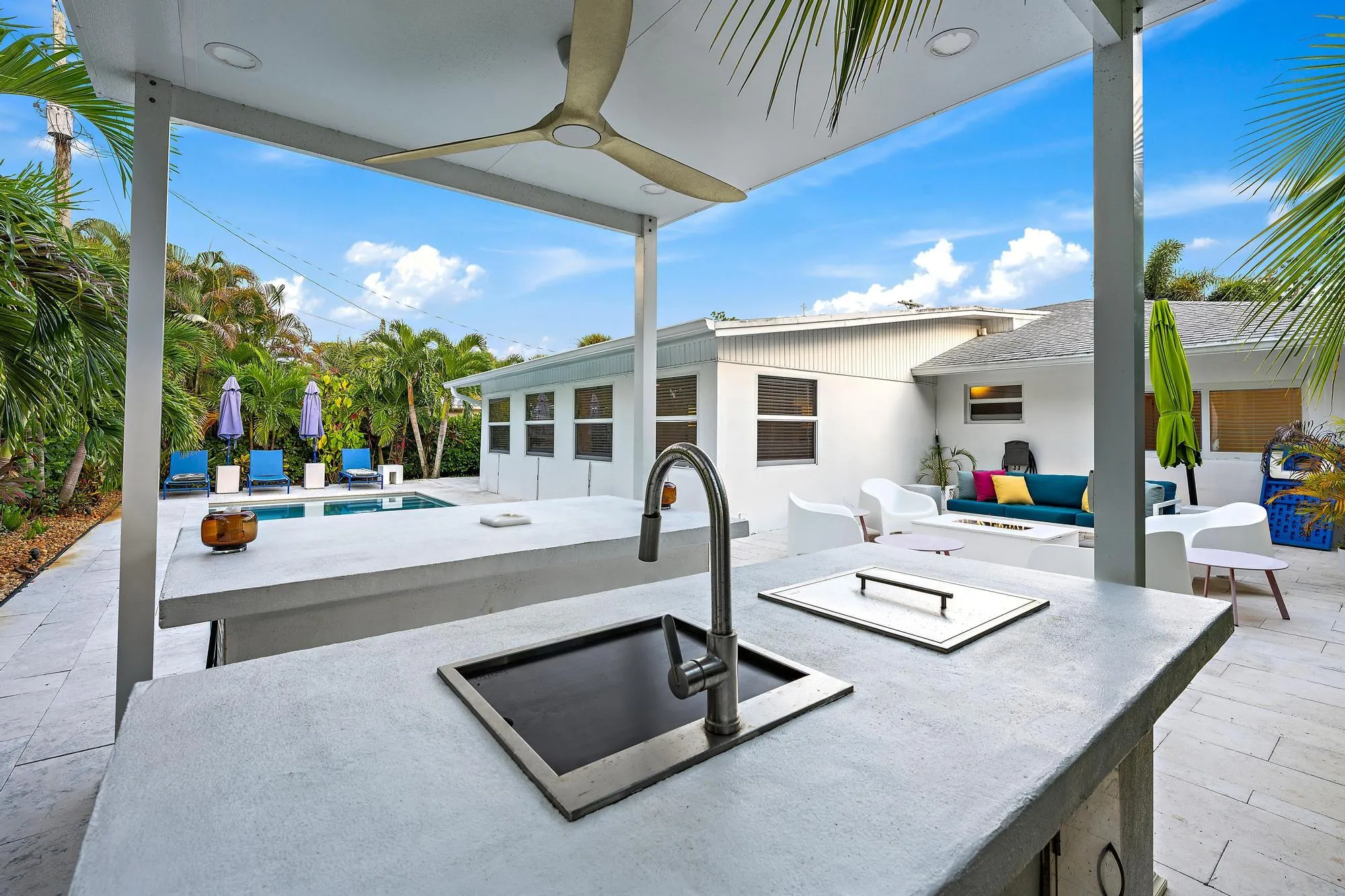 Cabana Bar