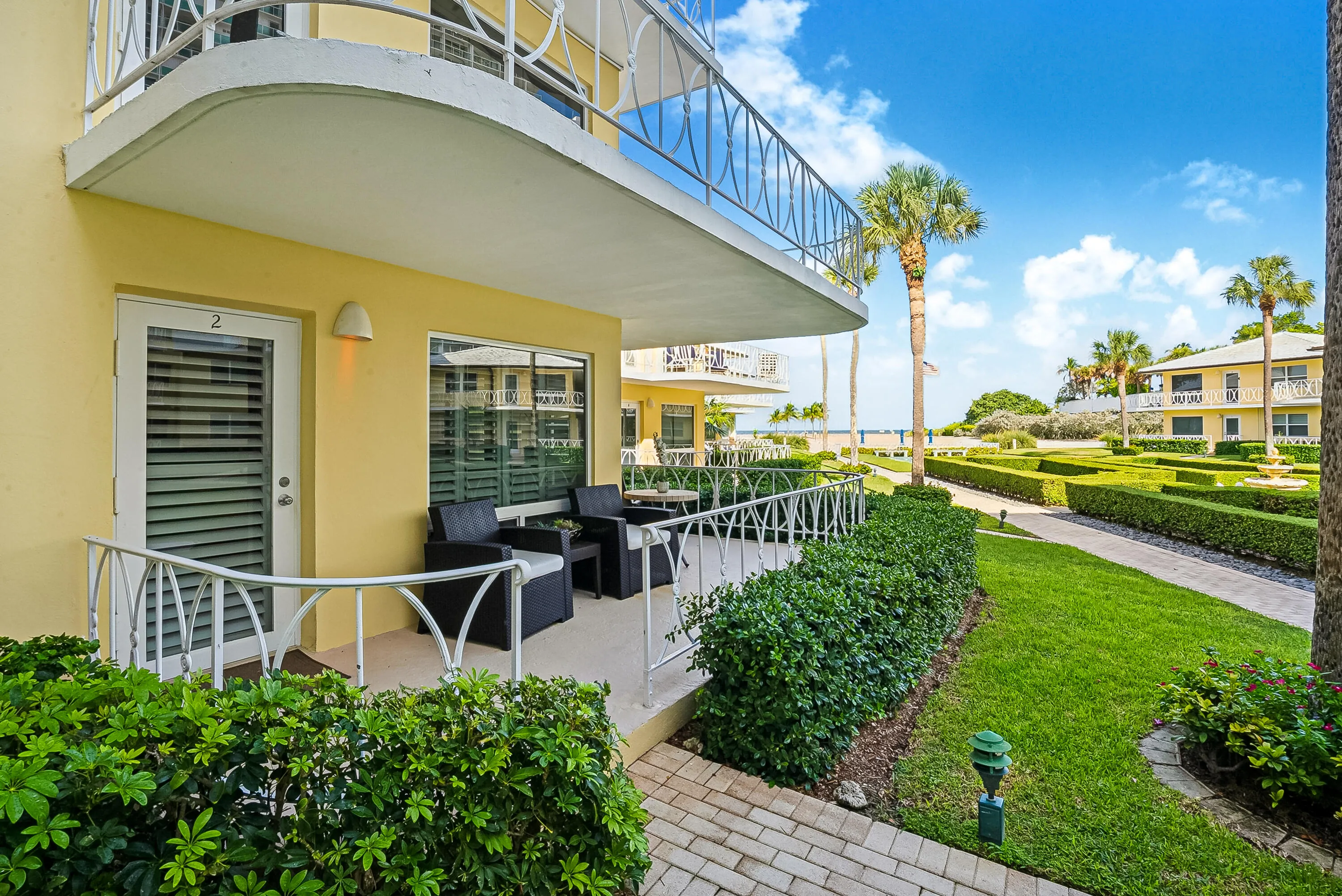 Corner unit with wrap around balcony