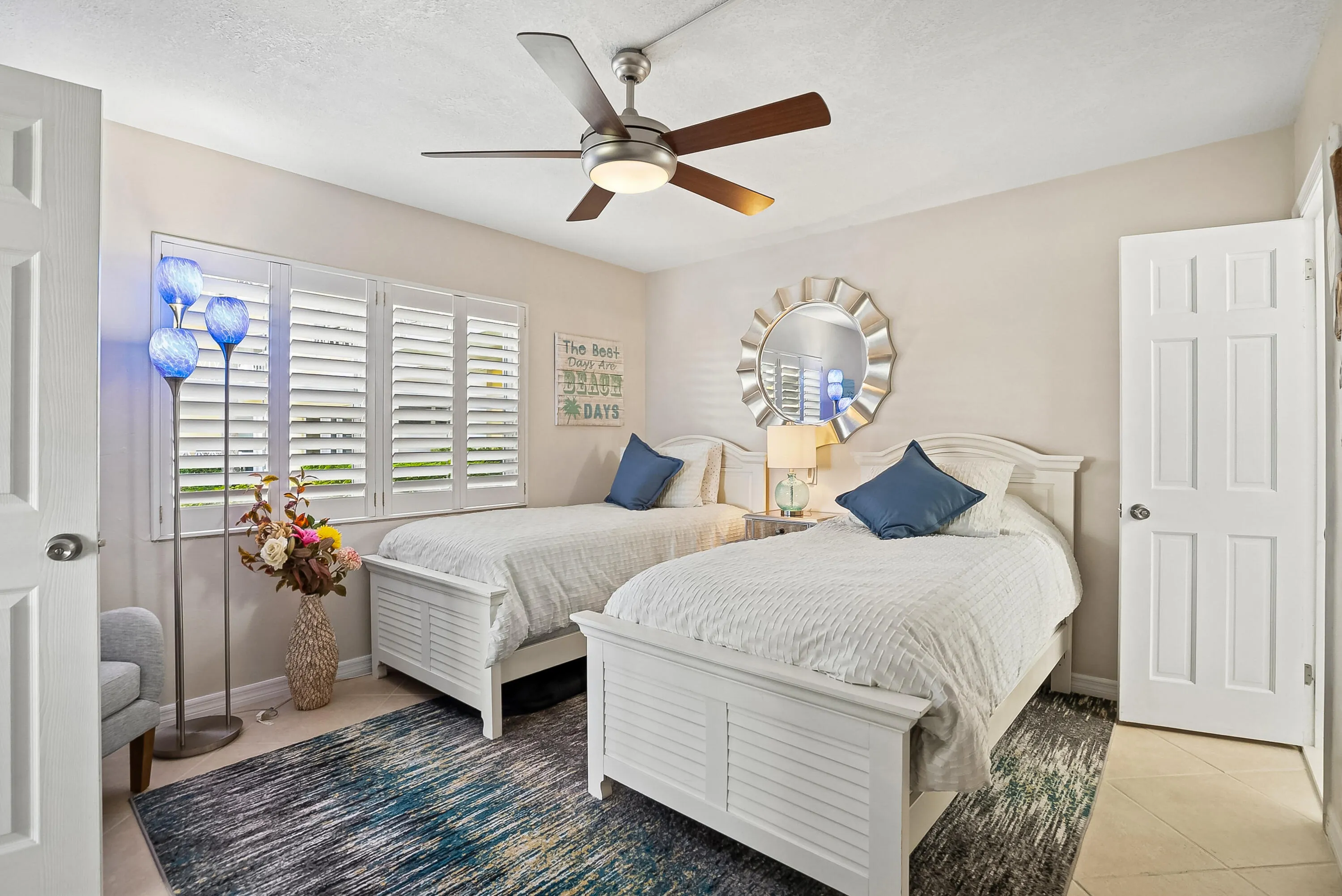 Guest bedroom with ensuite bath