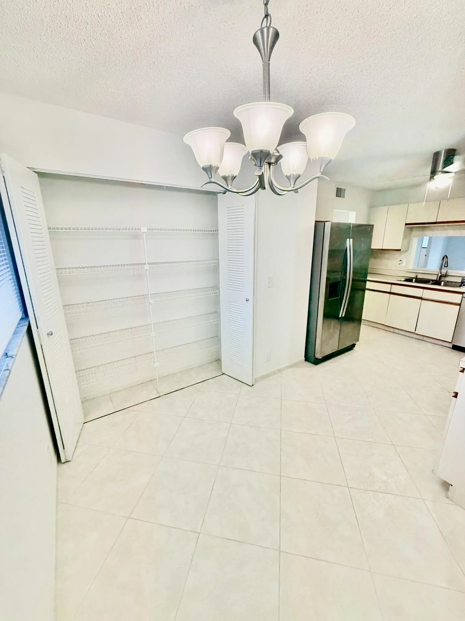 Kitchen/Breakfast Area
