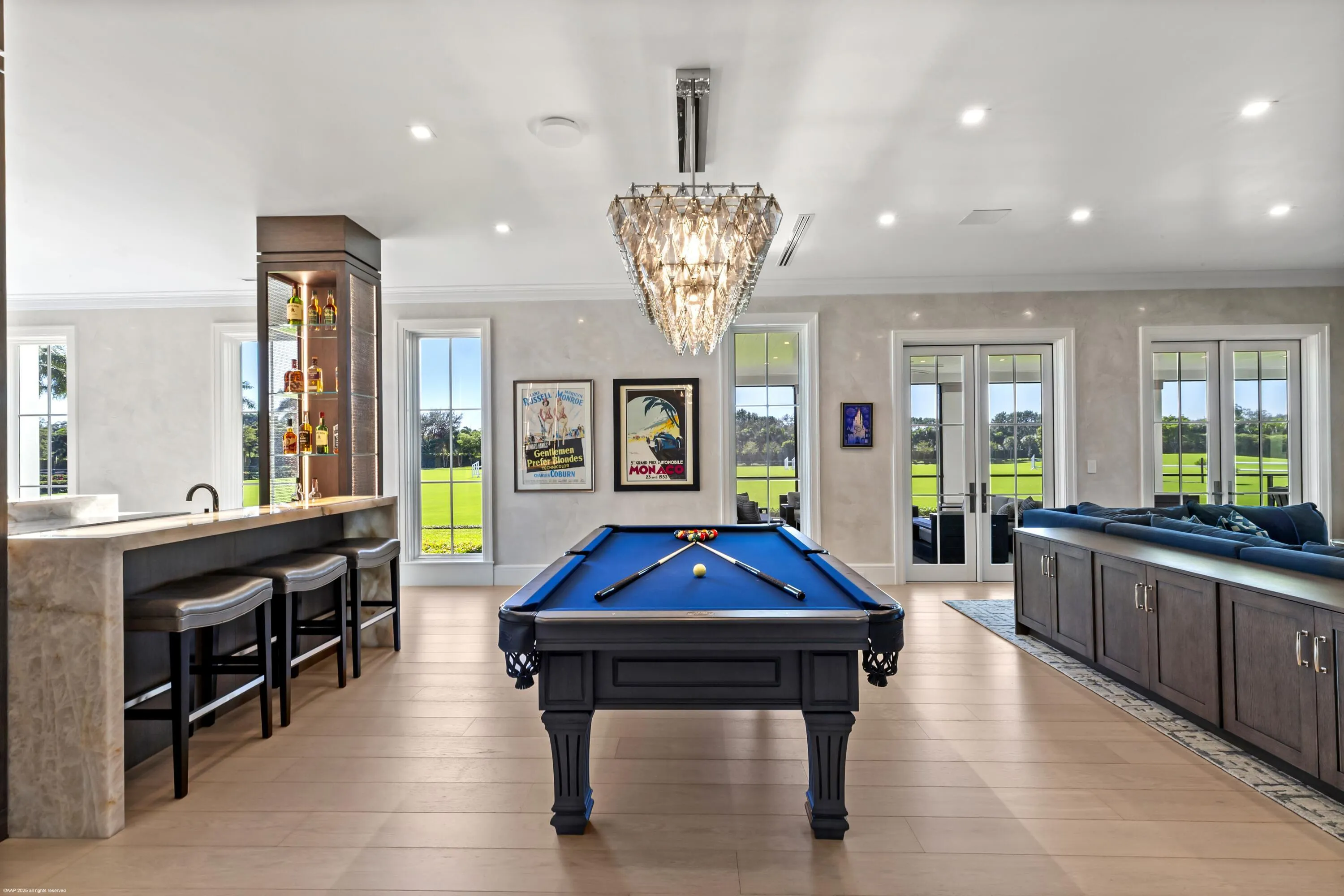 Bar/Pool table entertainment area