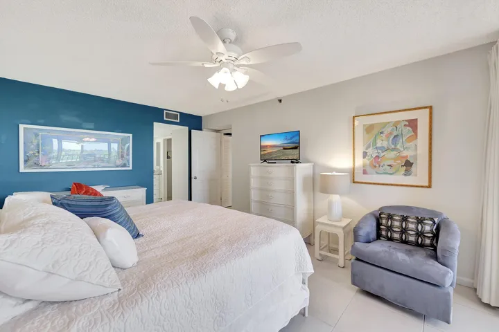 MASTER BEDROOM...