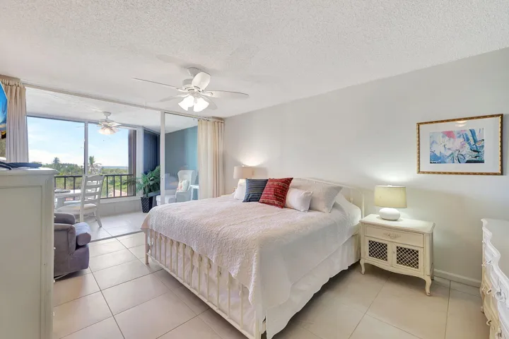 MASTER BEDROOM....