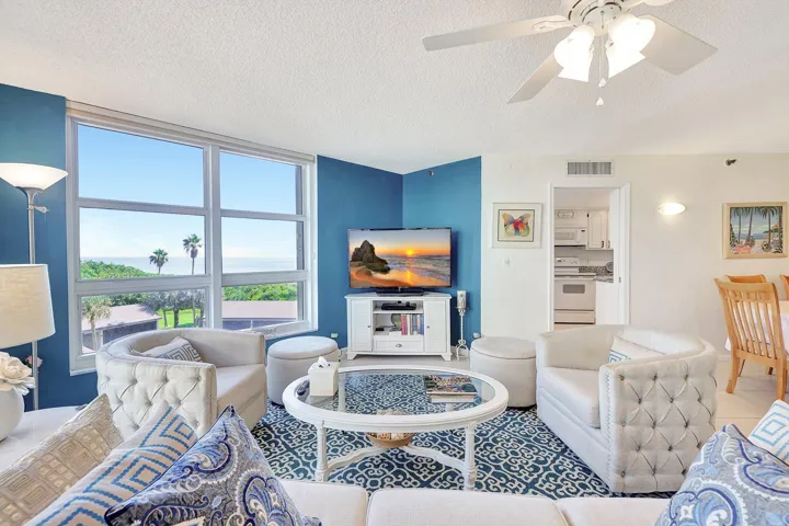 LIVING ROOM WITH OCEAN VIEWS!