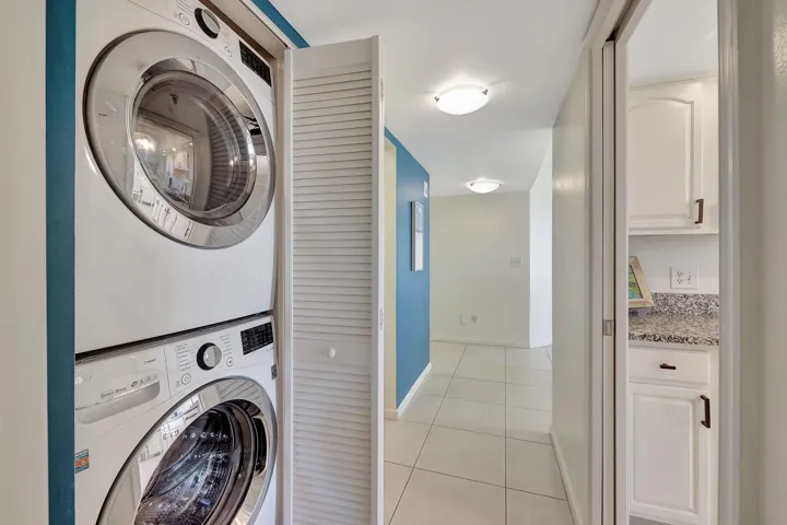 FULL SIZE WASHER DRYER