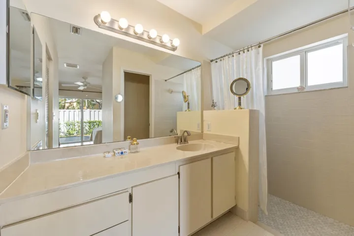 9822 primary bath 1