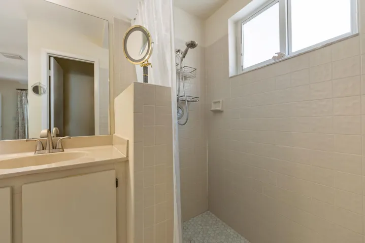 9822 shower primary with mirror