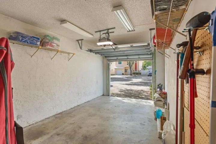 9822 garage