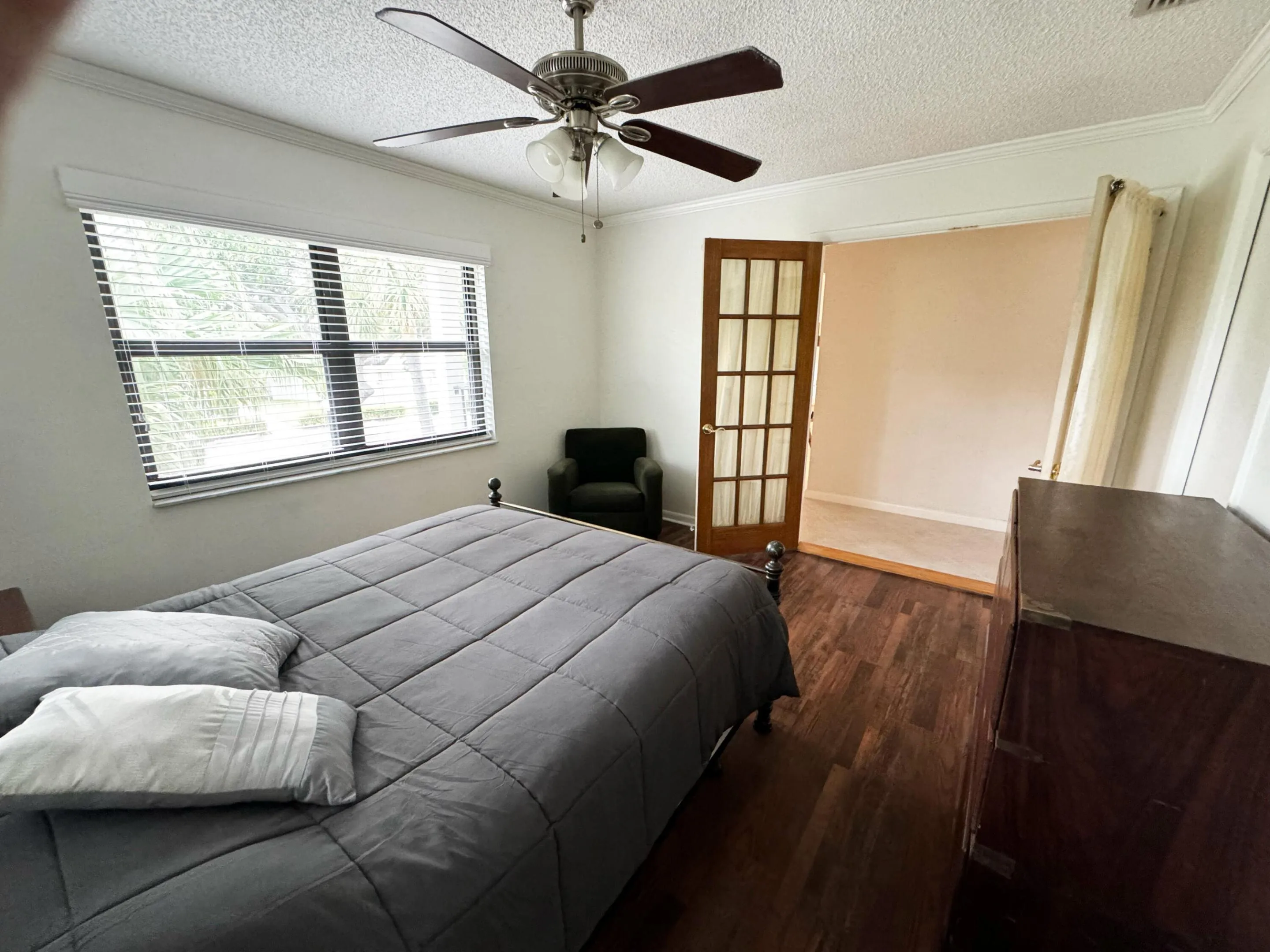 bedroom/office