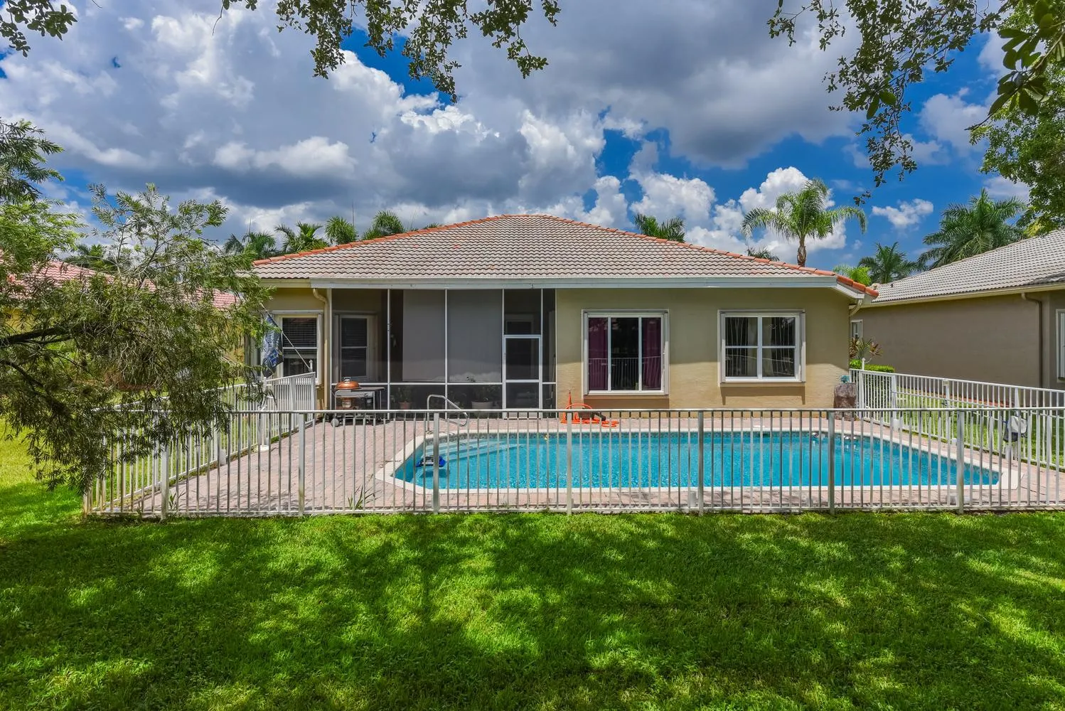 025-050-9570 Lantern Bay Cir-1498x1000