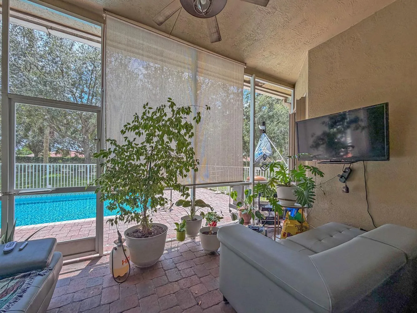 020-037-9570 Lantern Bay Cir-1334x1000
