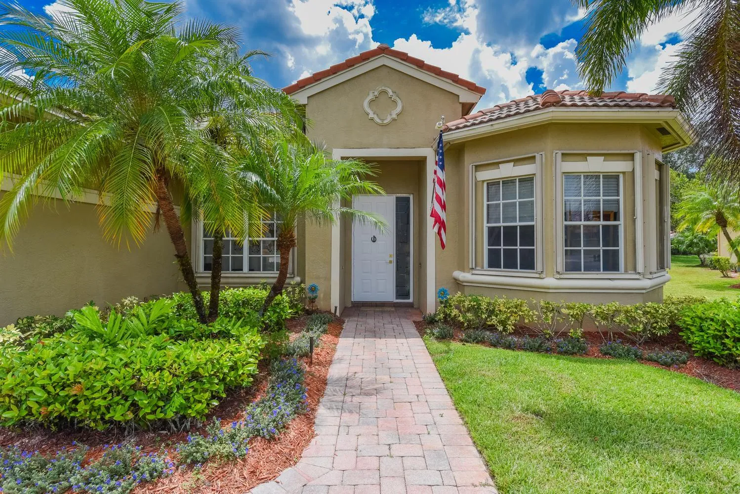 003-024-9570 Lantern Bay Cir-1498x1000