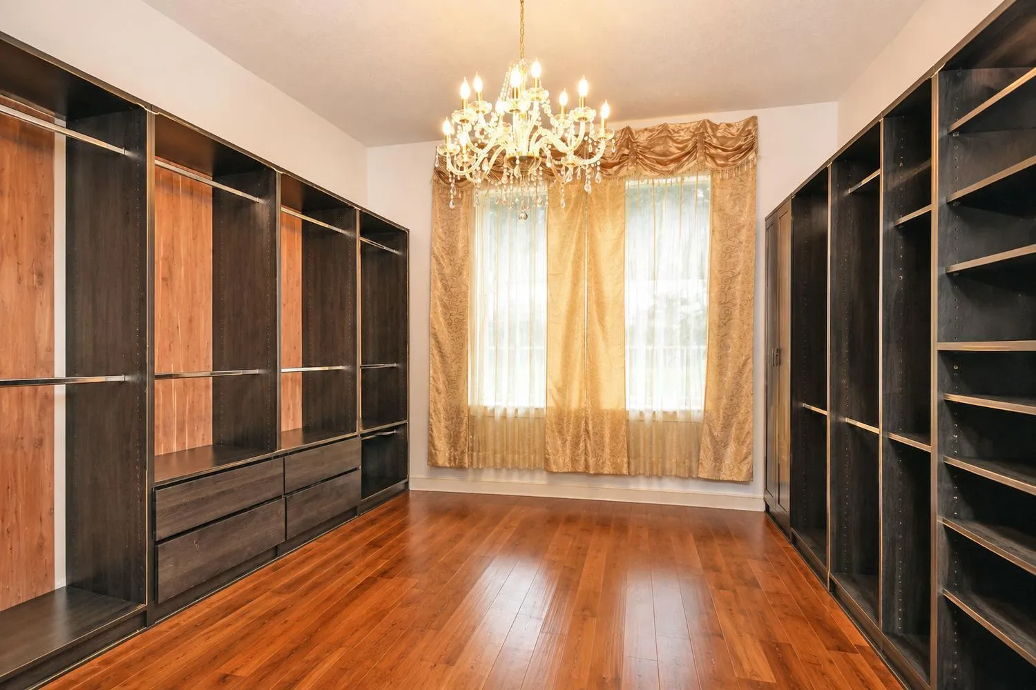 012-018-bedroom-1500x1000